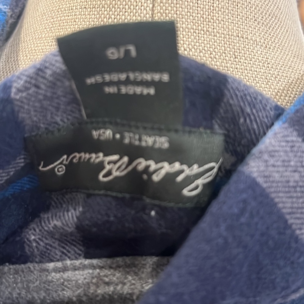 L Flannel - Picture 4 of 4